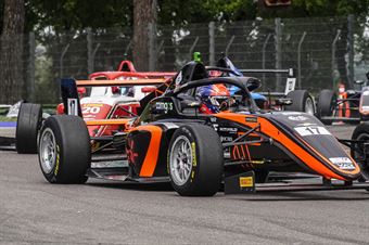 Fittipaldi Emerson Jr., Tatuus F.4 T421 #17, Van Amersfoort Racing, ITALIAN F.4 CHAMPIONSHIP