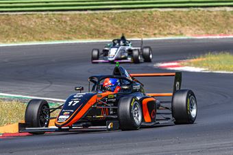 Fittipaldi Emerson Jr, Tatuus F.4 T421 Van Amersfoort Racing #17, ITALIAN F.4 CHAMPIONSHIP