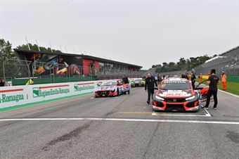 Starting grid race 1 , TCR ITALY TOURING CAR CHAMPIONSHIP 