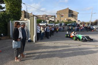 Roberto Gambino (sindaco di Caltanissetta) osserva l’arrivo delle vetture, CAMPIONATO ITALIANO VELOCITÀ MONTAGNA