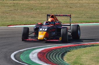 Edgar Janny, Tatuus F4 T 014 Abarth #17, Van Amersfoort Racing, ITALIAN F.4 CHAMPIONSHIP