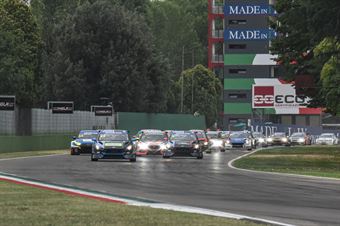 Start race 2, TCR ITALY TOURING CAR CHAMPIONSHIP 